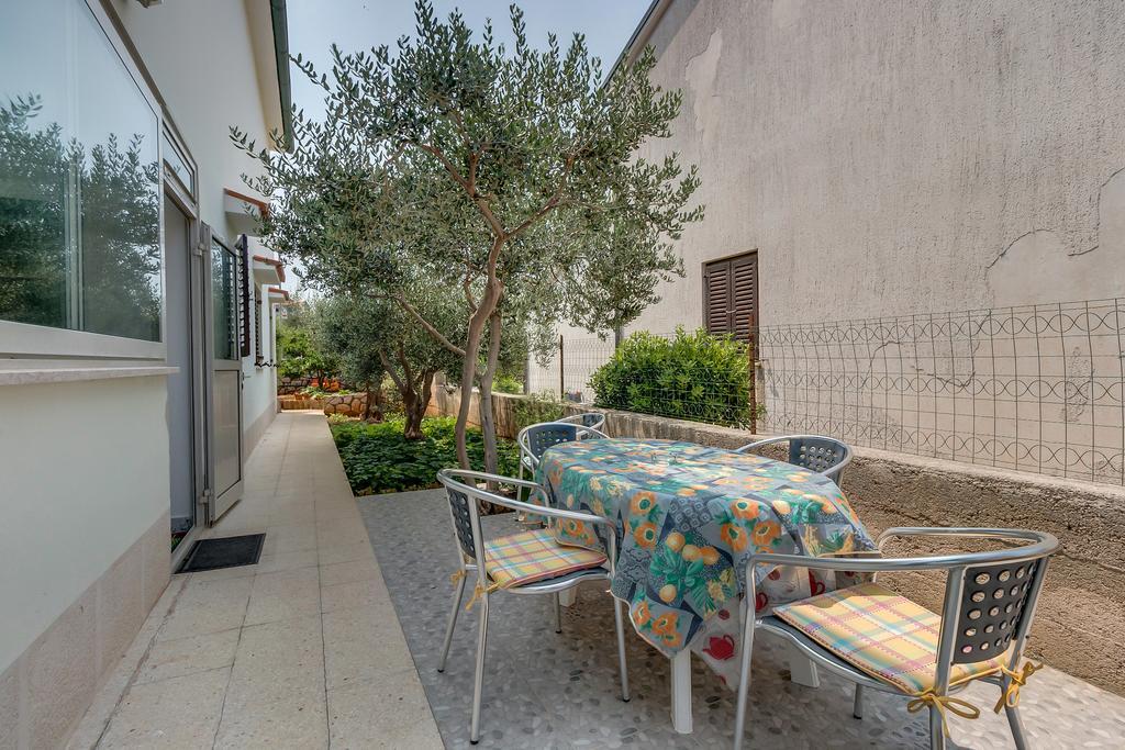 Apartment Marisa Mali Losinj Exterior photo