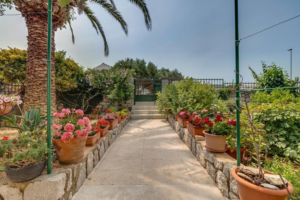 Apartment Marisa Mali Losinj Exterior photo