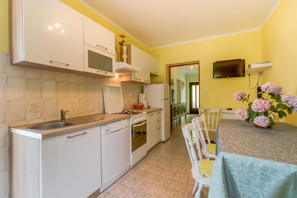 Apartment Marisa Mali Losinj Exterior photo